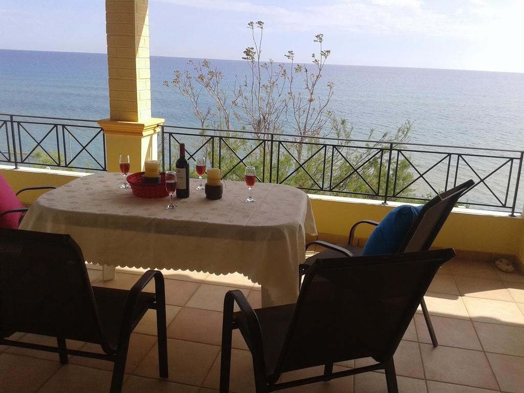 Foivos Seaside Apartments Agios Georgios  Exterior photo